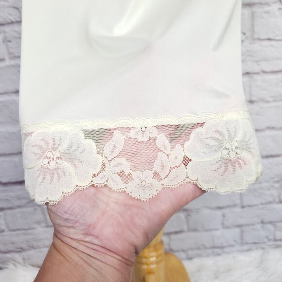 Vintage Heiress Yellow Nylon Full Slip Floral Lace Adjustable Strap 38 Average - Picture 5 of 14